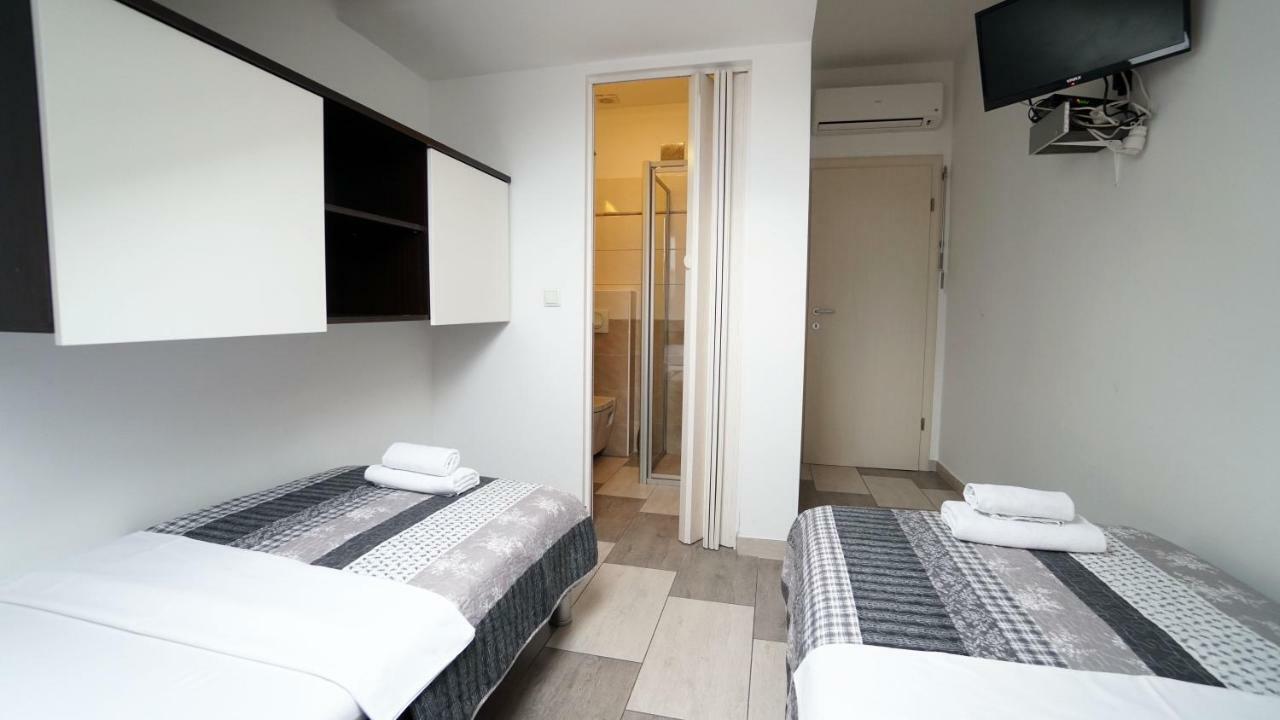 Apartments Lulic Zadar Extérieur photo